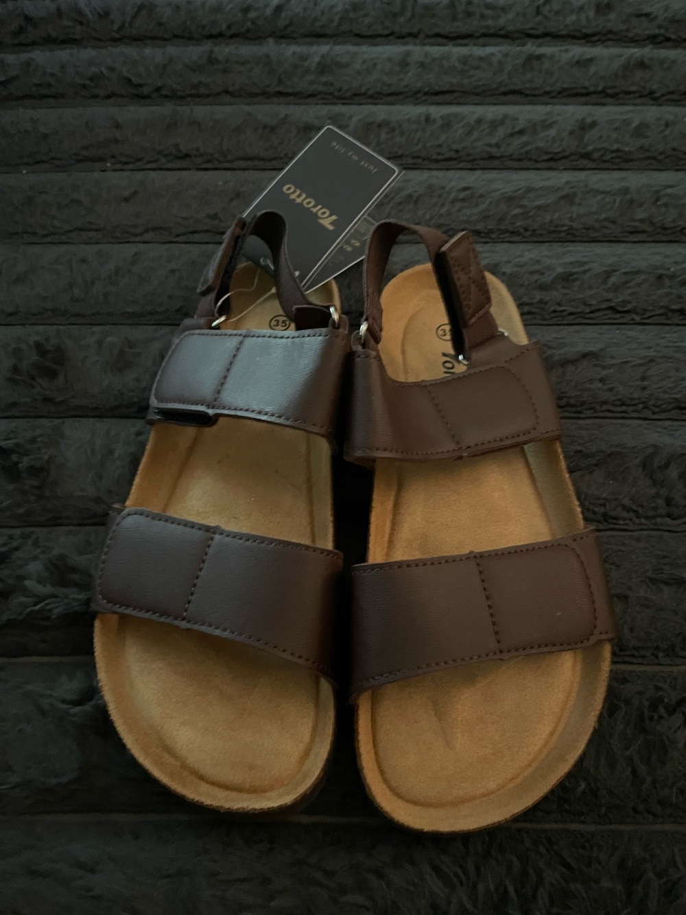 Torotto Girls Sandals 4.5 NWT